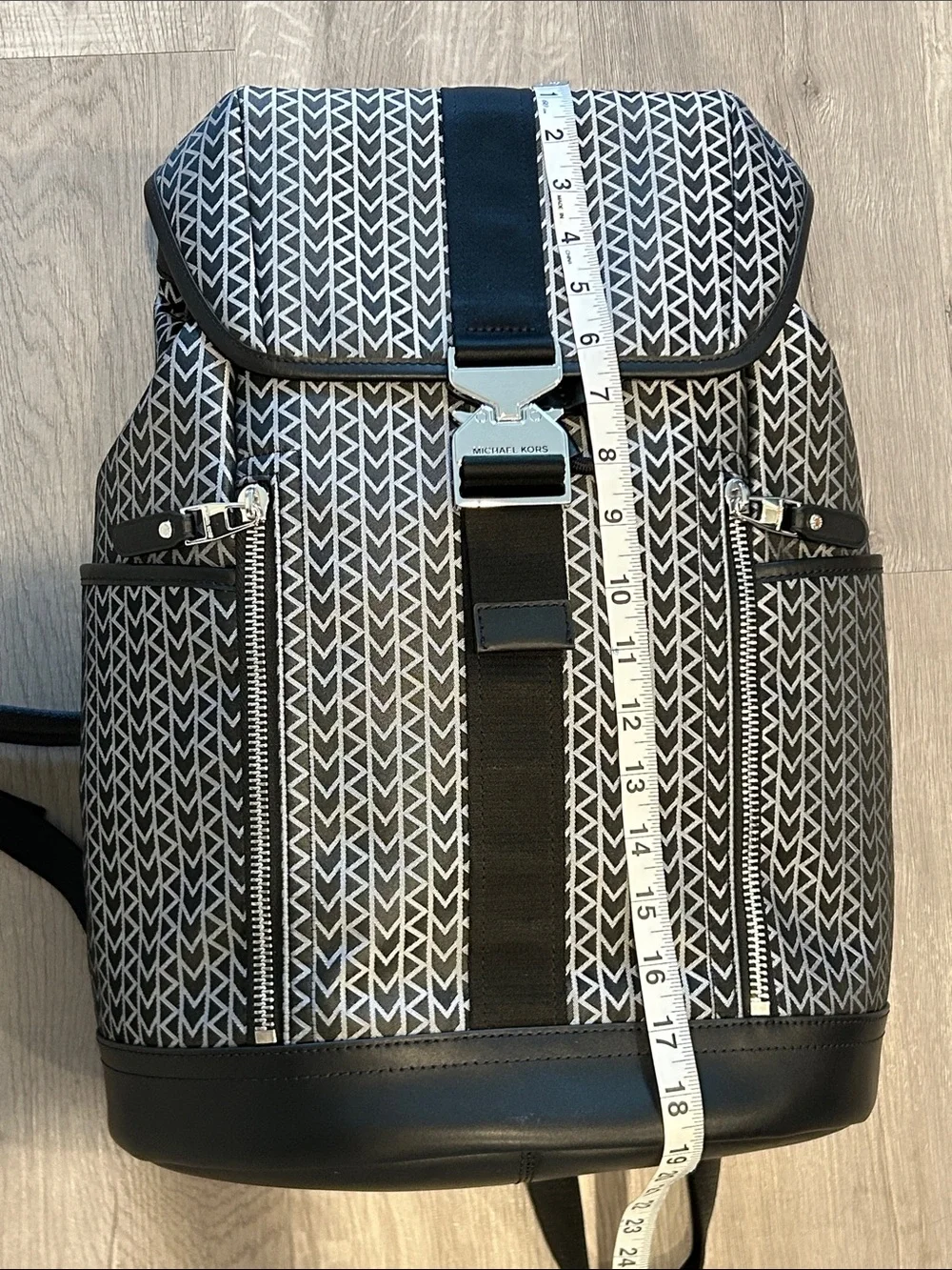 MICHAEL KORS | Men’s Logo Jacquard Aviator Backpack